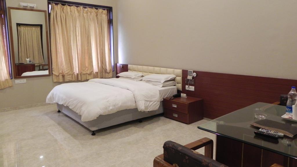 Hotel Aram 3*