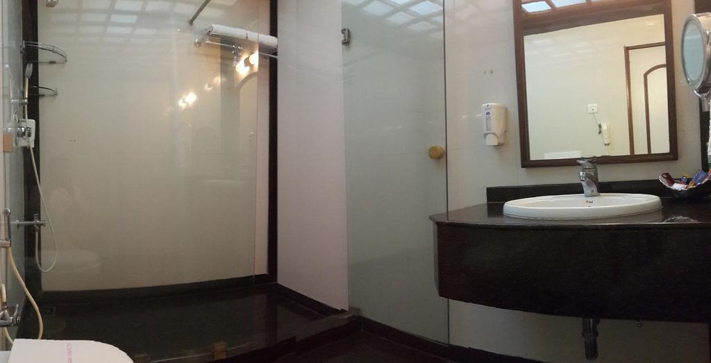 Hotel Aram 3*